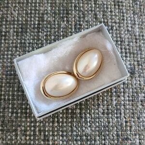 Elegant Gold and Cream Earrings